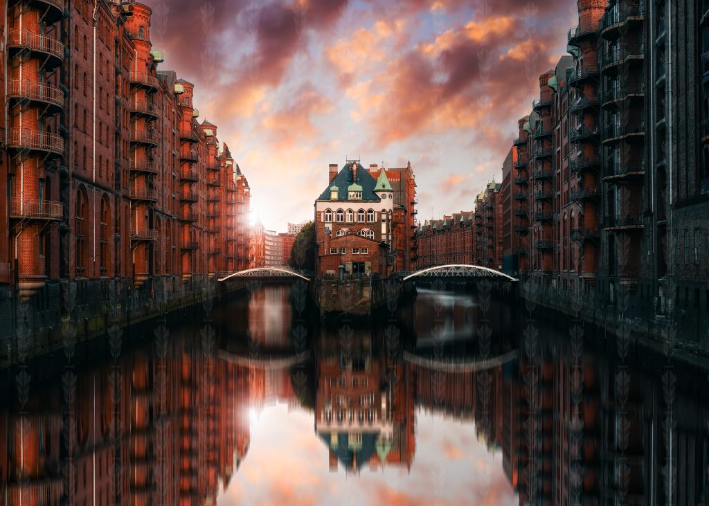 Stillpoint – Sunrise over the Wasserschloss