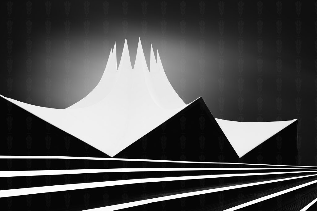 Crown of Contrasts – Tempodrom, Berlin