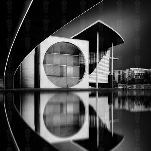 Fine Art Print – Marie Elisabeth Lüders Haus - Architectural Reflection - Berlin