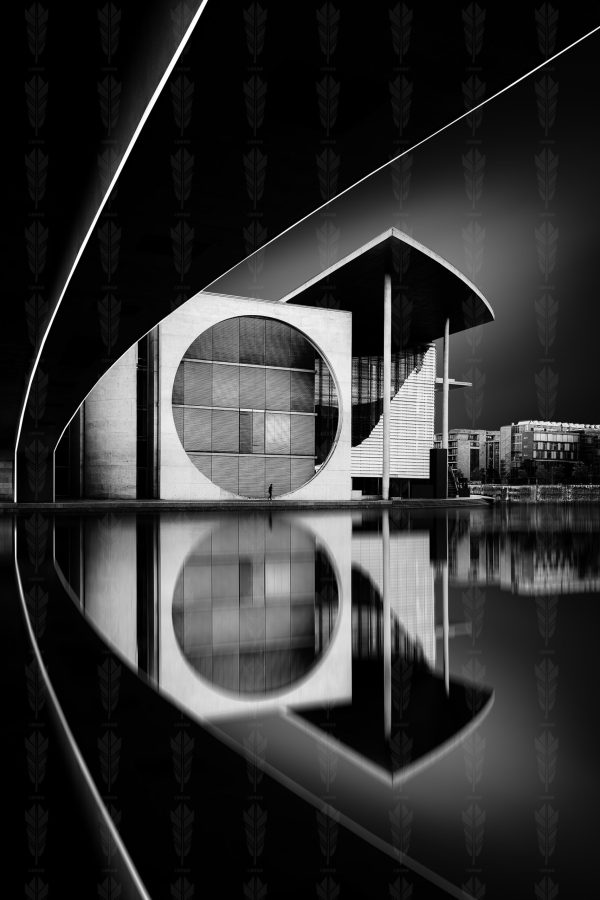 Fine Art Print – Marie Elisabeth Lüders Haus - Architectural Reflection - Berlin