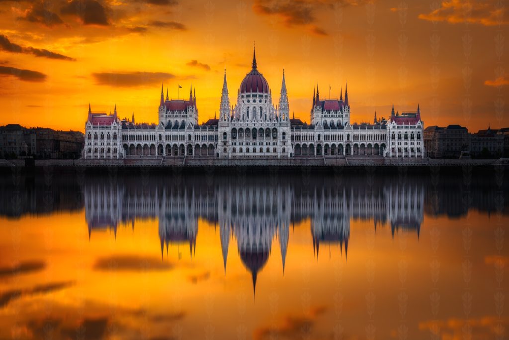 Divine Majesty – Stilled Dawn over Budapest