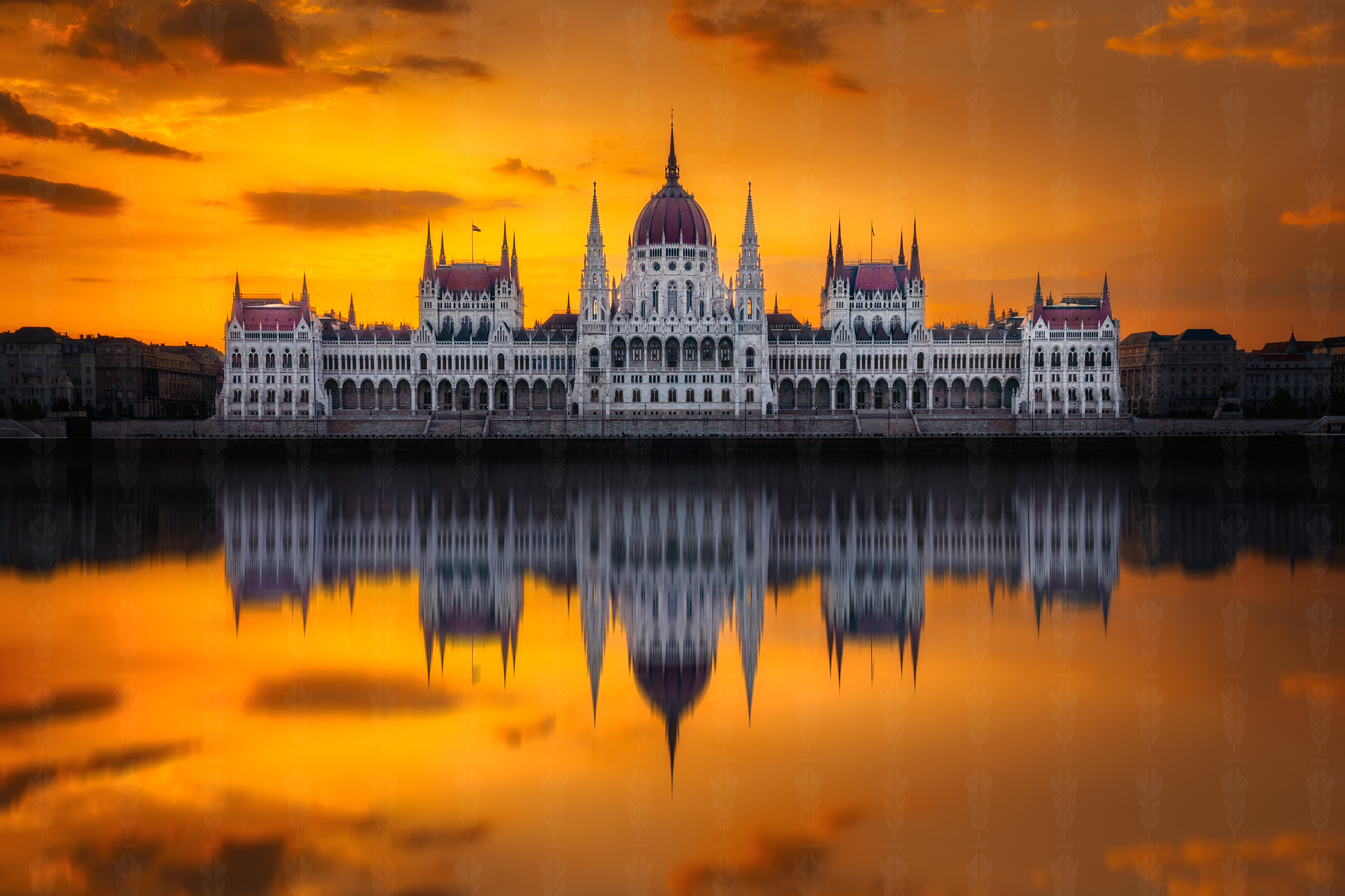 Divine Majesty – Stilled Dawn over Budapest