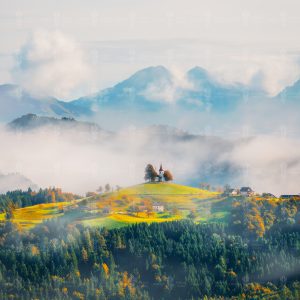 Cerkev Sv. Tomaž Above the Mist – Škofja Loka Hills, Slovenia