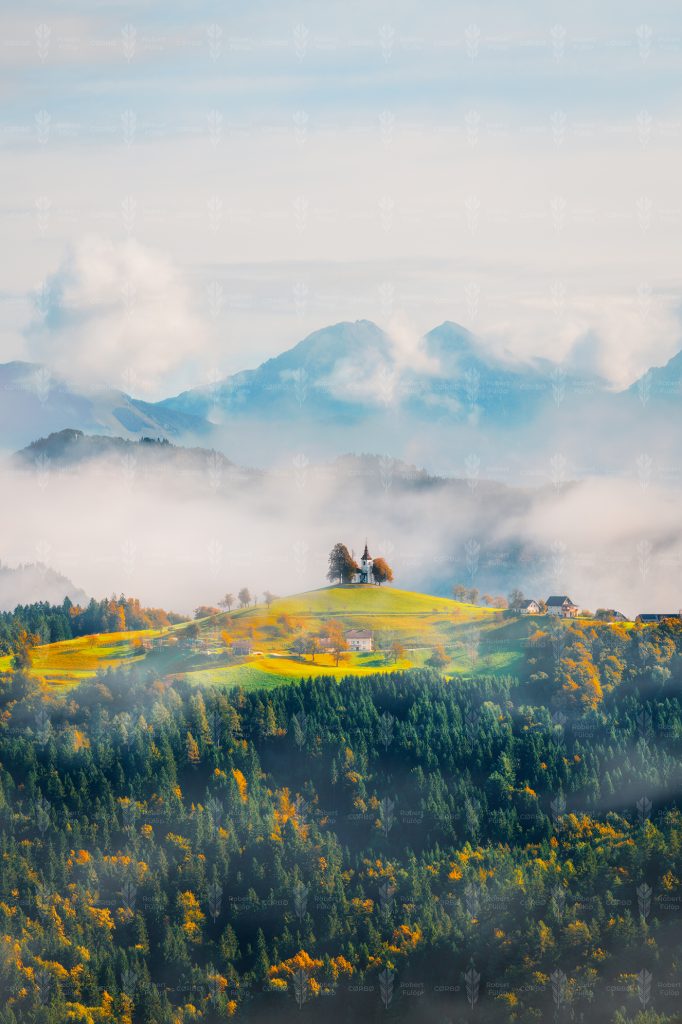 Cerkev Sv. Tomaž Above the Mist – Škofja Loka Hills, Slovenia